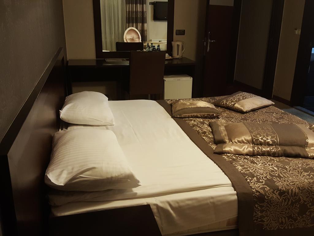 Latifoglu Hotel アンカラ エクステリア 写真